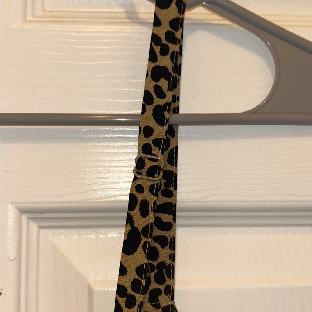 Old Navy Fit & Flare Smocked Cami Midi Leopard Print Sundress (w/Pockets!) - Picture 8 of 10